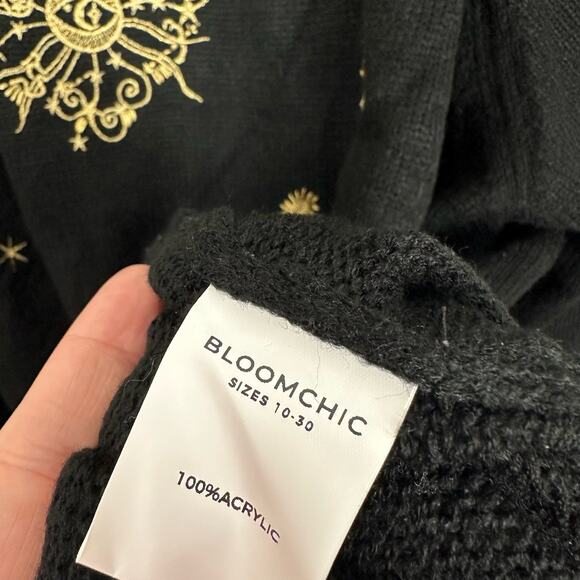 NWT Bloomchic Black Embroidered Knit Celestial Autumn Cozy Sweater Size 26 - Picture 6 of 9
